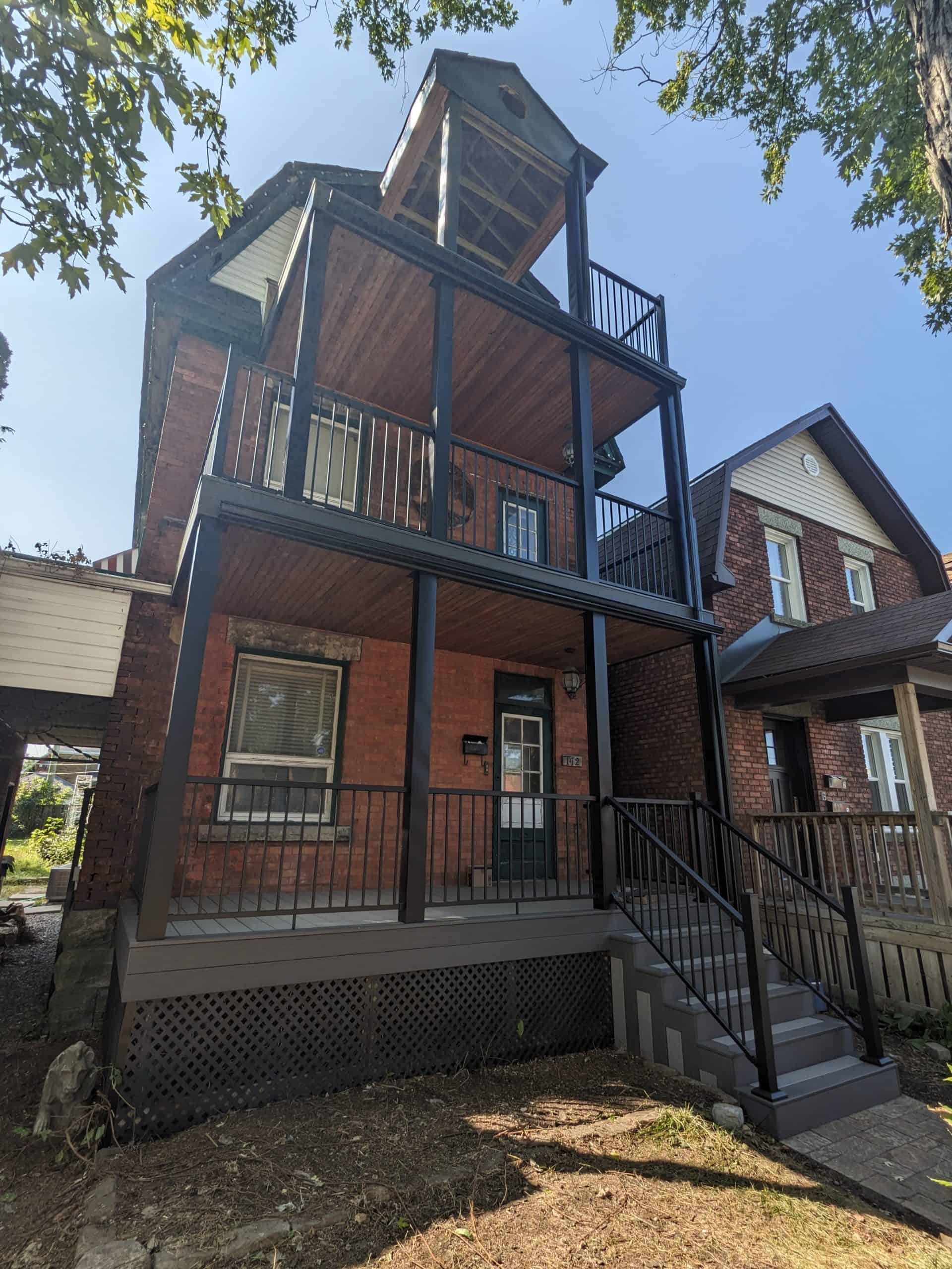 Fiberon Cottage Deck (view from the left))