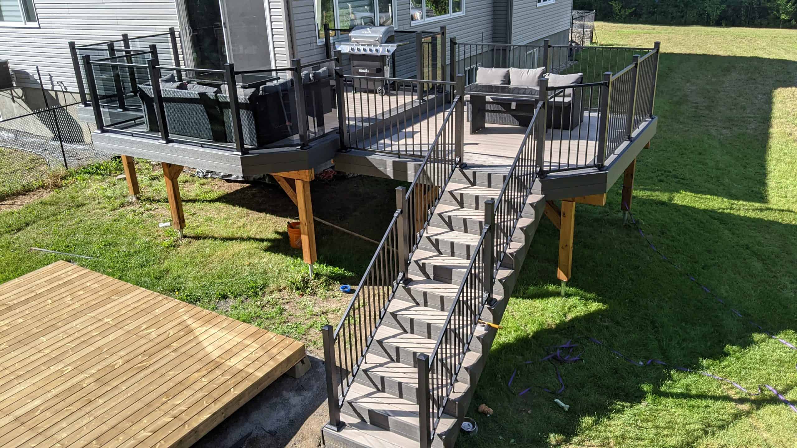 Fiberon Cabana Deck with Rail