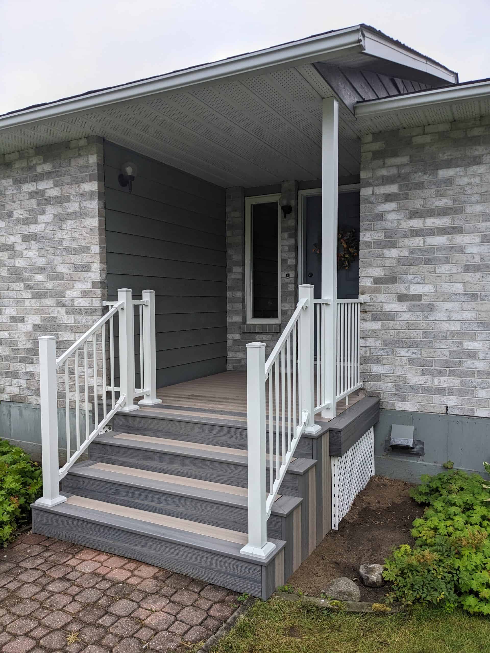 Fiberon Beach House with Fortress Railing in Ottawa