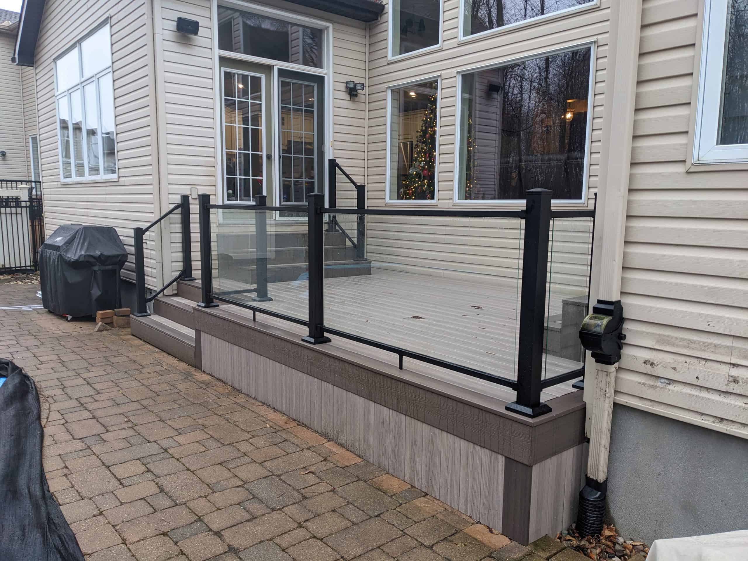 Glass Railing by Ottawa Deck Builders